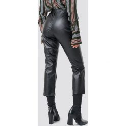 Motel Rocks Spodnie Moto - Black. Czarne spodnie damskie marki Motel Rocks, ze skóry. Za 323,95 zł.