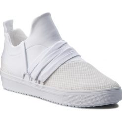 Sneakersy STEVE MADDEN - Lancer Sneaker 91000719-09096-02001 White. Białe półbuty damskie Steve Madden, na co dzień, bez wzorów, z tworzywa sztucznego, bez obcasa, na płaskiej podeszwie, bez zapięcia. W wyprzedaży za 279,00 zł.
