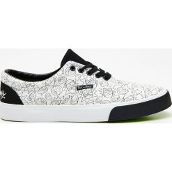 Trampki Rick and Morty - Biały. Białe trampki męskie Cropp, bez wzorów, bez zapięcia. Za 119,99 zł.