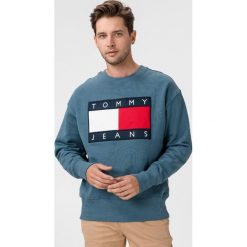 Tommy Jeans Bluza Niebieski. Niebieskie bluzy męskie Tommy Jeans, s, z haftami, z bawełny, bez kołnierzyka, bez rękawów, bez kaptura. Za 600,95 zł.