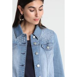 Betty & Co Kurtka jeansowa light blue denim. Niebieskie żakiety damskie Betty & Co, bez wzorów, z elastanu. Za 449,00 zł.