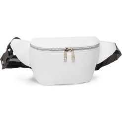 Saszetka nerka CREOLE - K10680 Biały. Białe nerki damskie Creole, bez wzorów, ze skóry, bez dodatków. Za 189,00 zł.