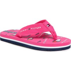Japonki TOMMY HILFIGER - Lips Print Flip Flop T3A0-30666-0058 M Fuchsia 313. Różowe sandały dziewczęce TOMMY HILFIGER, z tworzywa sztucznego, bez zapięcia. W wyprzedaży za 109,00 zł.