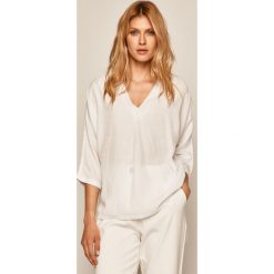 Medicine - Bluzka Basic. Białe bluzki damskie MEDICINE, na co dzień, s, bez wzorów, z bawełny, casualowe, bez kołnierzyka, bez rękawów. W wyprzedaży za 49,90 zł.