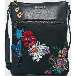 Desigual - Torebka. Czarne torebki klasyczne damskie Desigual, z haftami, z materiału, średnie, z haftem. W wyprzedaży za 179,90 zł.