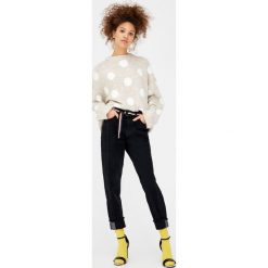 Swetry klasyczne damskie: Sweter w grochy