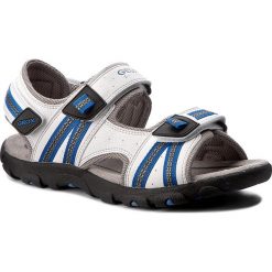 Sandały GEOX - J S.Strada A J4224A 0CE14 C0556 D White/Royal. Białe sandały dziewczęce Geox, z materiału. W wyprzedaży za 189,00 zł.