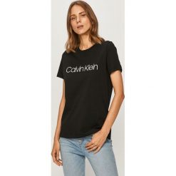 Calvin Klein - T-shirt. Czarne topy damskie Calvin Klein, s, z nadrukiem, z bawełny, z okrągłym kołnierzem. Za 179,90 zł.