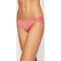 Calvin Klein Underwear - Figi. Różowe majtki damskie Calvin Klein Underwear, xl, bez wzorów, z elastanu. W wyprzedaży za 59,90 zł.