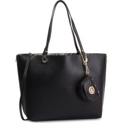 Torebka VERSACE JEANS - E1VTBBC7 70882 899. Czarne torebki klasyczne damskie Versace Jeans, bez wzorów, z jeansu, klasyczne, bez dodatków. W wyprzedaży za 489,00 zł.