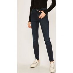 Wrangler - Jeansy. Niebieskie jeansy damskie Wrangler. W wyprzedaży za 229,90 zł.
