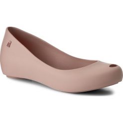 Baleriny MELISSA - Ultragirl Basic Ad 31976 Light Pink 01276. Czerwone meliski damskie marki Melissa, z tworzywa sztucznego, klasyczne, na płaskiej podeszwie. W wyprzedaży za 179,00 zł.
