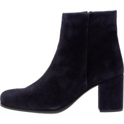 Unisa OMER Ankle boot abyss. Niebieskie botki damskie skórzane marki Unisa. Za 589,00 zł.