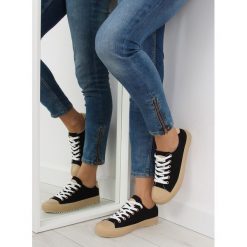 Trampki damskie czarne BL97P BLACK. Czarne trampki i tenisówki damskie obuwie damskie, z tkaniny. Za 56,10 zł.