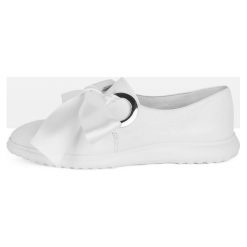 What For tenisówki slip-on damskie 39 białe. Białe trampki i tenisówki damskie What For, bez wzorów, bez zapięcia. W wyprzedaży za 239,00 zł.