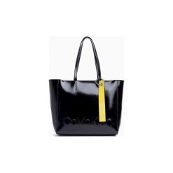 Torby shopper Calvin Klein Jeans K60K605051 EDGED SHOPPER. Czarne torby damskie na zakupy Calvin Klein Jeans, bez wzorów, z jeansu, bez dodatków. Za 508,50 zł.