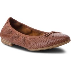 Baleriny TAMARIS - 1-22116-20 Cognac Struct 372. Brązowe baleriny damskie lakierowane Tamaris, z materiału, na płaskiej podeszwie. W wyprzedaży za 149,00 zł.