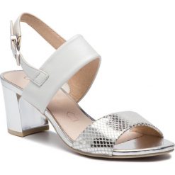 Sandały CAPRICE - 9-28302-22 Silver/White 919. Szare klapki damskie Caprice, bez wzorów, ze skóry, bez obcasa, na obcasie. W wyprzedaży za 199,00 zł.