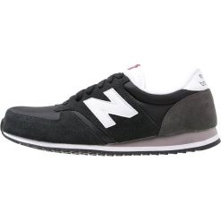 New Balance U420 Tenisówki i Trampki black. Czarne tenisówki męskie New Balance, z materiału. W wyprzedaży za 265,30 zł.