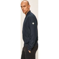Jack & Jones - Kurtka bomber. Niebieskie płaszcze męskie Jack & Jones, s, bez wzorów, z poliesteru, krótkie, bez kaptura. W wyprzedaży za 109,90 zł.