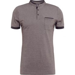 LAGERFELD Tshirt z nadrukiem black. Czarne koszulki polo męskie marki LAGERFELD, m, z nadrukiem, z bawełny. W wyprzedaży za 356,30 zł.