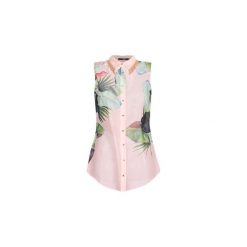 Bluzki Guess CLOUIS. Brązowe bluzki damskie Guess, s, bez wzorów, bez kołnierzyka, bez rękawów. Za 309,00 zł.