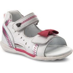 Sandały LASOCKI KIDS - CI12-OLA-08 Biały. Białe sandały dziewczęce Lasocki Kids, ze skóry, bez zapięcia. W wyprzedaży za 59,99 zł.
