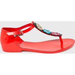 Melissa - Sandały Honey Chrome. Czerwone klapki damskie Melissa, bez wzorów, z materiału, bez obcasa, na obcasie. W wyprzedaży za 139,90 zł.