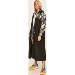 Patrizia Pepe - Parka. Czarne kurtki damskie Patrizia Pepe, bez wzorów, z poliesteru, długie, z kapturem. Za 1339,00 zł.