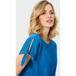 Elegancka bluzka. Szare bluzki damskie Greenpoint, bez wzorów, z lyocellu, eleganckie, bez kołnierzyka, bez rękawów. Za 89,99 zł.