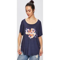 Desigual Sport - Top. Niebieskie topy damskie Desigual Sport, s, z nadrukiem, z elastanu, z okrągłym kołnierzem. W wyprzedaży za 89,90 zł.