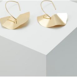 Kolczyki damskie: MALAIKARAISS HOOP EARRING FAN Kolczyki goldcoloured