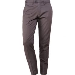 DRYKORN Chinosy anthracite. Szare chinosy męskie DRYKORN, z bawełny. Za 509,00 zł.