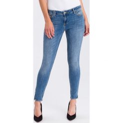 Dżinsy "Giselle - Super Skinny fit - w kolorze niebieskim. Niebieskie jeansy damskie Cross Jeans. W wyprzedaży za 99,95 zł.