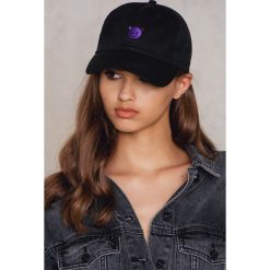 Czapki damskie: Leah Kirsch Czapka Devilish Emoji – Black