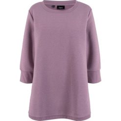 Długa bluza dresowa w strukturalny wzór w poziomy prążek bonprix matowy lawendowy. Fioletowe bluzy damskie bonprix, bez wzorów, z dresówki, z długim rękawem, długie, bez kaptura. Za 79,99 zł.