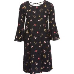 Sukienka z rękawami z wolantem bonprix czarny w kwiaty. Czarne sukienki damskie bonprix, z nadrukiem, bez kołnierzyka, bez rękawów. Za 44,99 zł.