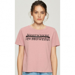 T-shirt z aplikacją - Różowy. Czerwone t-shirty damskie Sinsay, l, z aplikacjami. Za 24,99 zł.