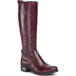 Kozaki SIMEN - 3217A Sandro 1817. Czerwone kozaki damskie Simen, ze skóry, przed kolano, na wysokim obcasie, na obcasie, bez zapięcia. Za 529,00 zł.