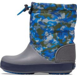 Crocs chłopięce botki CB LodgePoint Graphic WntrBt K Army 25,5 ciemnoniebieski. Niebieskie buty chłopięce zimowe Crocs, z nylonu, bez zapięcia. Za 279,00 zł.