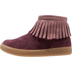 Buty zimowe damskie: Shoo Pom PLAY FRINGE Botki berry/platine