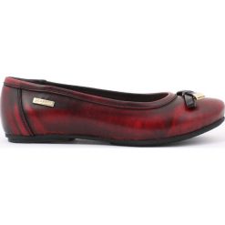 Miękkie baleriny na płaskiej podeszwie z kokardką - skóra naturalna - MODEL 012 - KOLOR CZARNO-CZERWONY. Czerwone baleriny damskie Zapato, bez wzorów, ze skóry, bez obcasa, na płaskiej podeszwie. W wyprzedaży za 173,40 zł.
