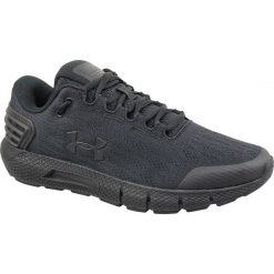 Czarne Buty biegowe Under Armour Charged Rogue M 3021225-001. Czarne buty sportowe męskie Under Armour, z tkaniny, bez zapięcia, do biegania. W wyprzedaży za 379,00 zł.