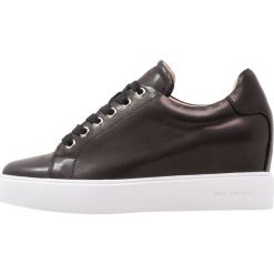 Shoe The Bear AVA Sneakersy niskie black. Czarne trampki i tenisówki damskie marki Shoe The Bear, ze skóry. Za 599,00 zł.