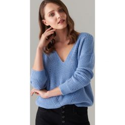 Sweter z ażurowym splotem - Niebieski. Niebieskie swetry damskie Mohito, s, bez wzorów, ze splotem, bez rękawów, bez kaptura. W wyprzedaży za 59,99 zł.