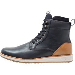 Buty zimowe męskie: Call it Spring ASTALISEN Botki sznurowane navy