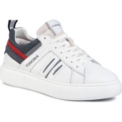 Sneakersy TOGOSHI - TG-22-04-000209 646. Białe sneakersy męskie Togoshi, bez zapięcia. W wyprzedaży za 309,00 zł.