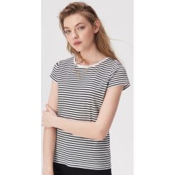 T-shirt w kontrastowe paski - Biały. Białe t-shirty damskie Sinsay, s, w paski, z kontrastowym kołnierzykiem. Za 19,99 zł.