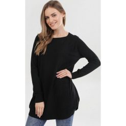 Czarna Tunika Yservyra. Czarne tuniki damskie Born2be, xl, bez wzorów, bez kołnierzyka, bez rękawów. Za 89,99 zł.