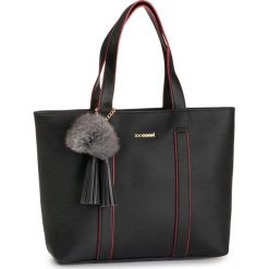 Torebka MONNARI - BAG9480-020 Black. Czarne torebki klasyczne damskie Monnari, bez wzorów, ze skóry ekologicznej, klasyczne, na ramię, bez dodatków. W wyprzedaży za 199,00 zł.